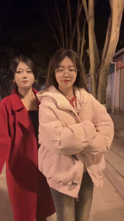 太阳落山天要黑嘛，小哥莫当过路客 